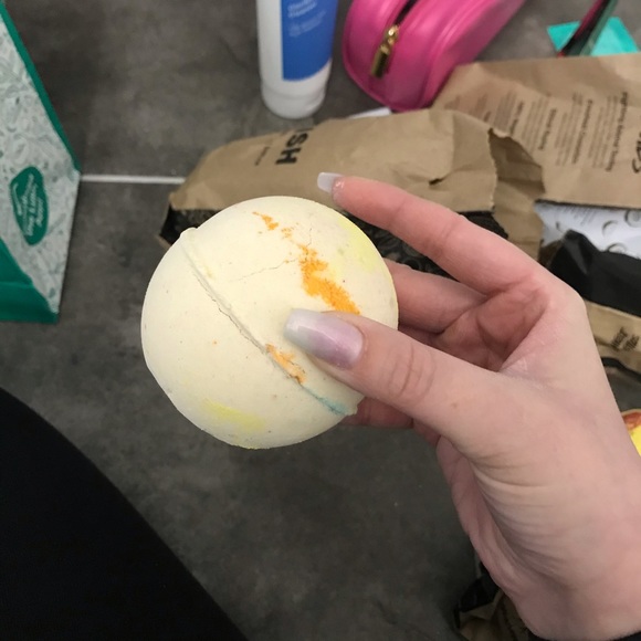 Various bath bombs from LUSH - Picture 3 of 8